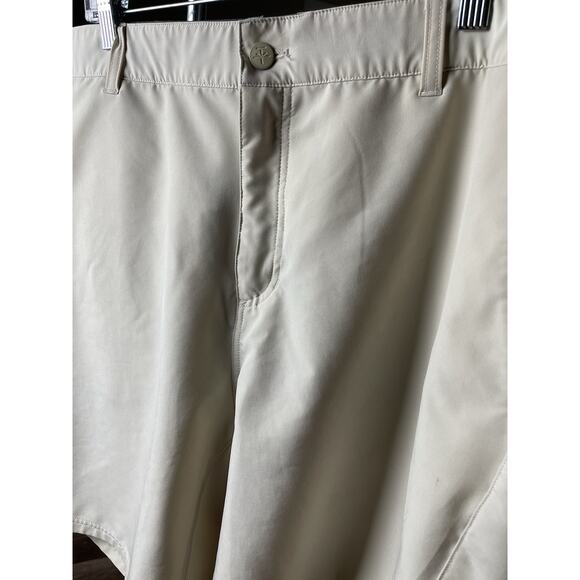 Soybu Shorts Men's Size 38 White Tan Athletic Stretch Golf, Walking, Vacation - Picture 2 of 10